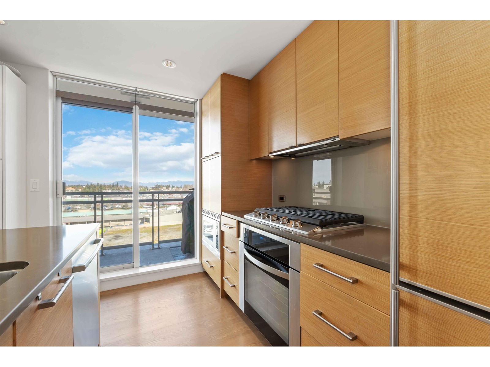 804 15152 RUSSELL AVENUE, White Rock