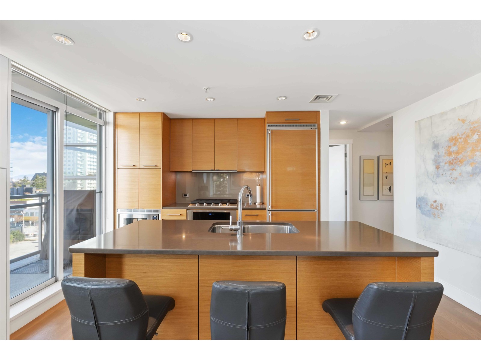 804 15152 RUSSELL AVENUE, White Rock