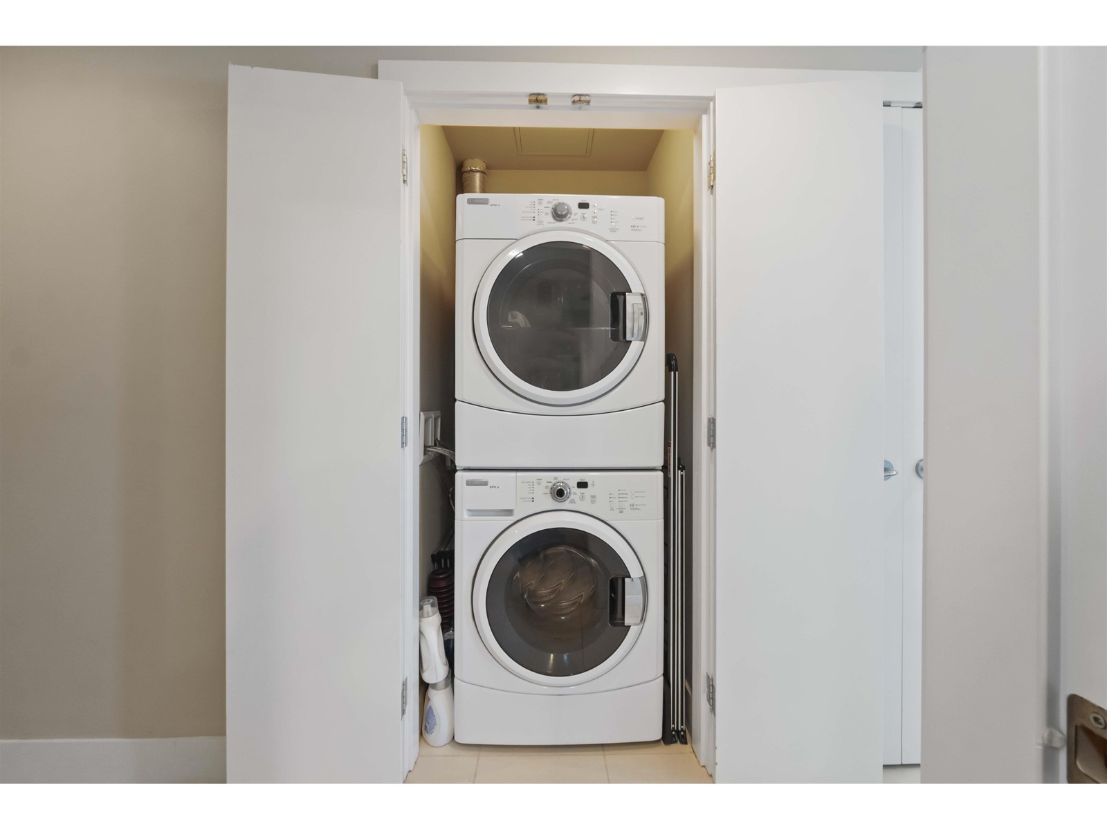 804 15152 RUSSELL AVENUE, White Rock