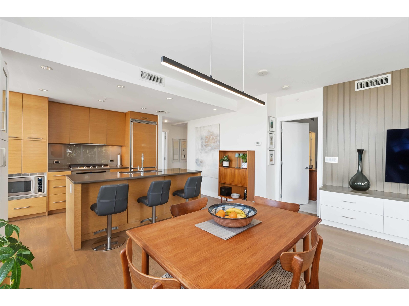 804 15152 RUSSELL AVENUE, White Rock