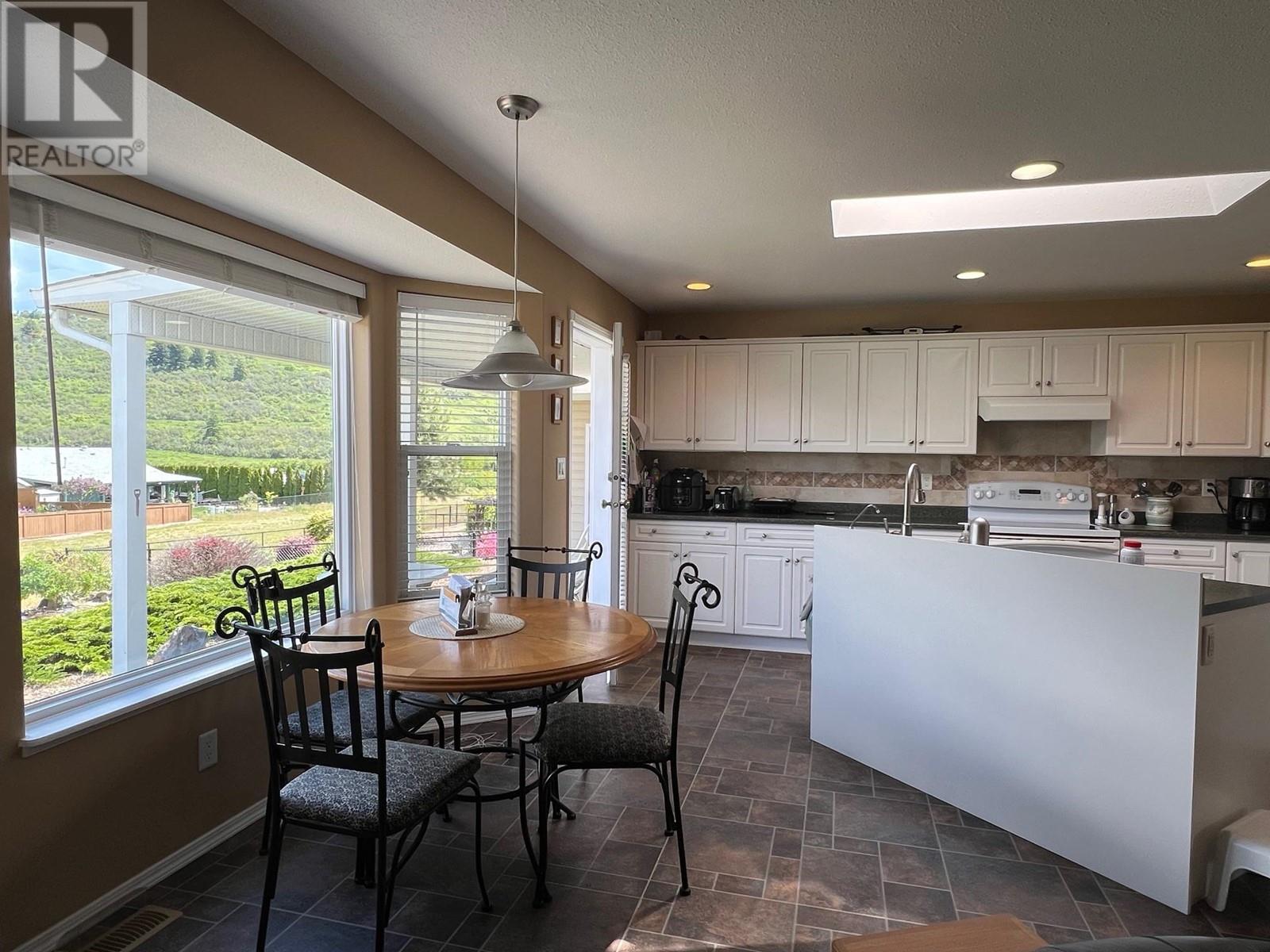  431 4 Street, Vernon