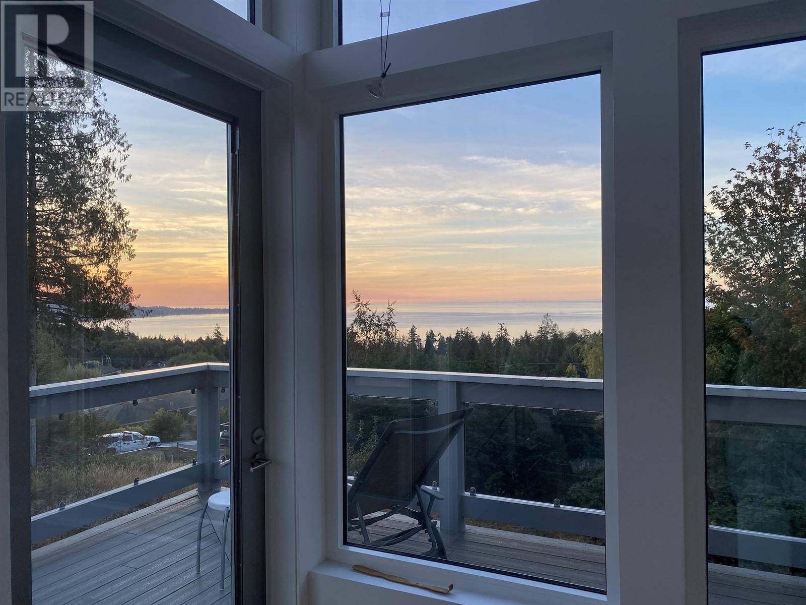 5550 NICKERSON ROAD, Sechelt