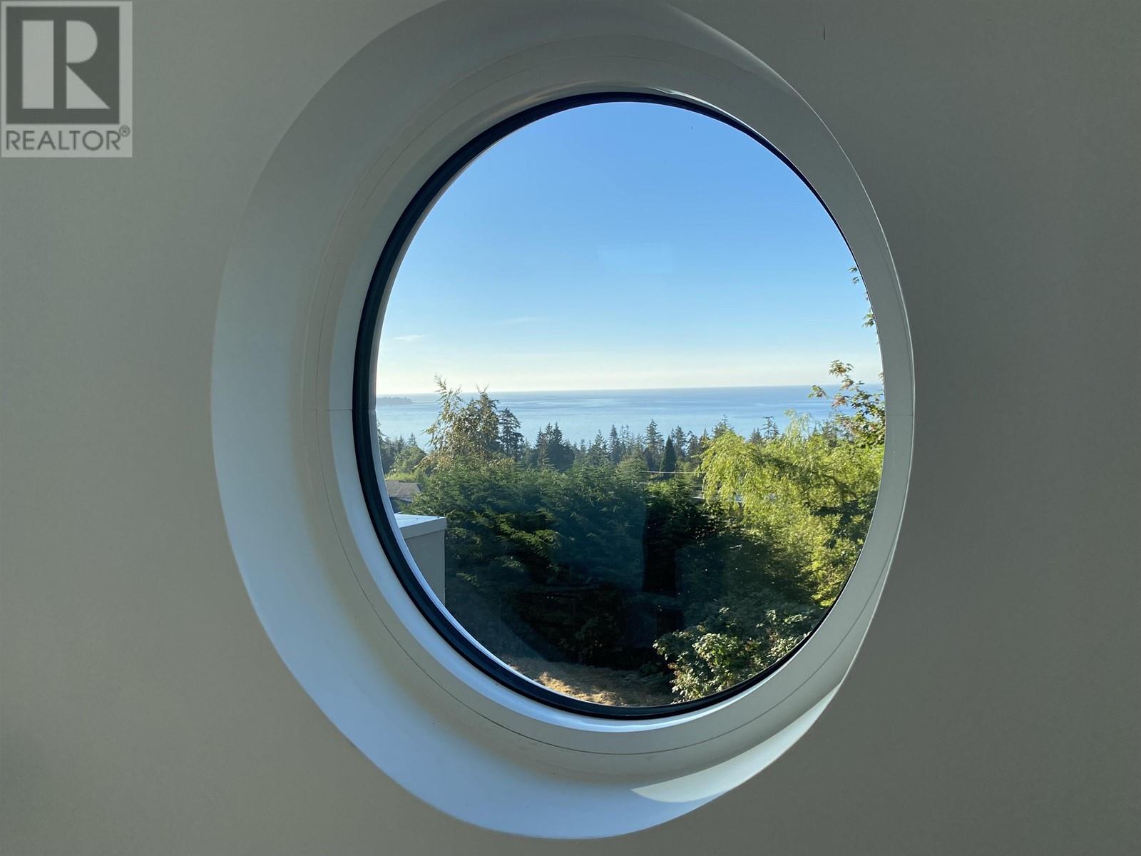 5550 NICKERSON ROAD, Sechelt