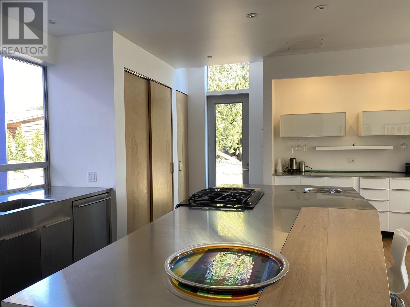 5550 NICKERSON ROAD, Sechelt