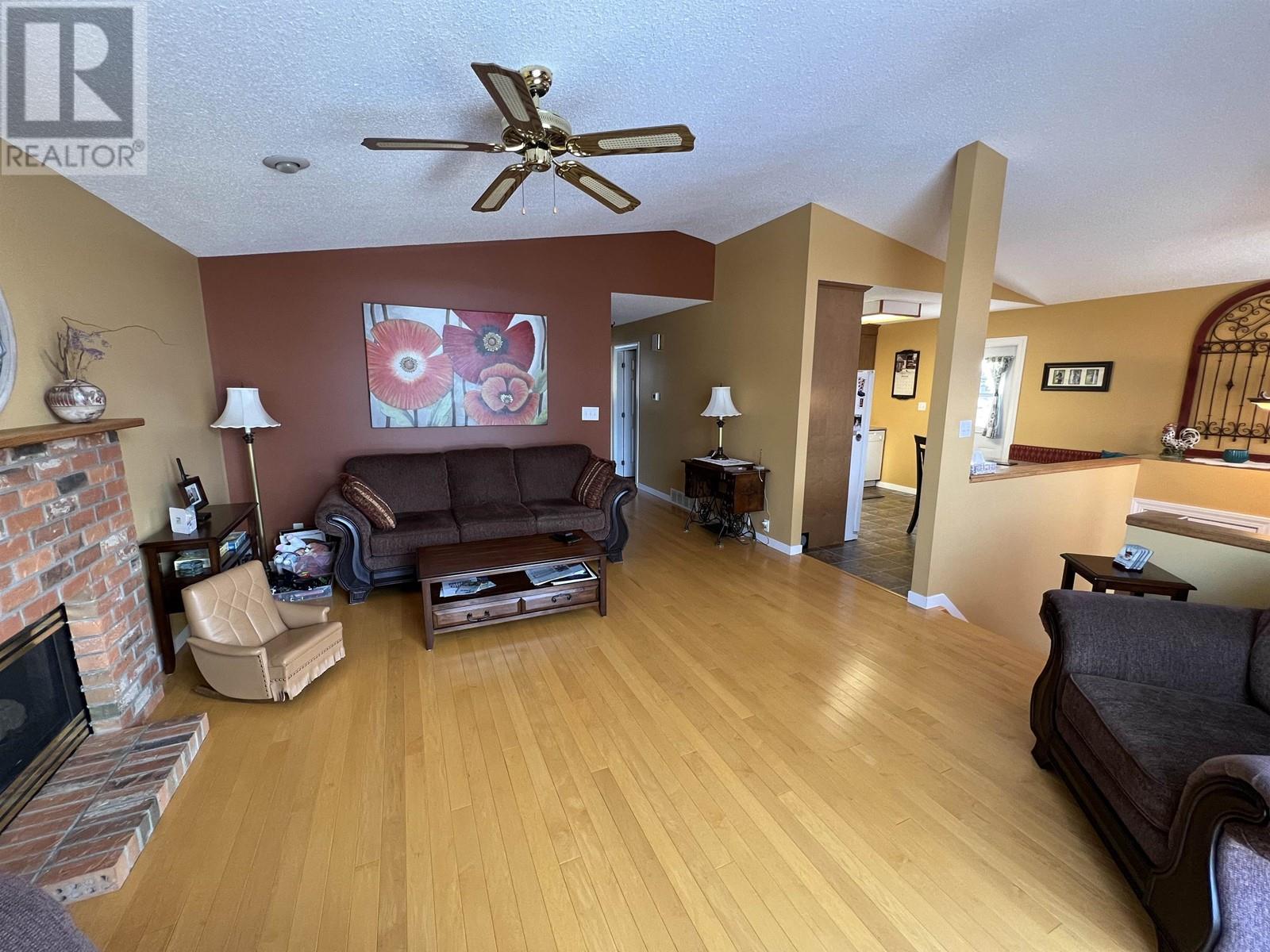 5504 CHURCHILL AVENUE, Fort Nelson