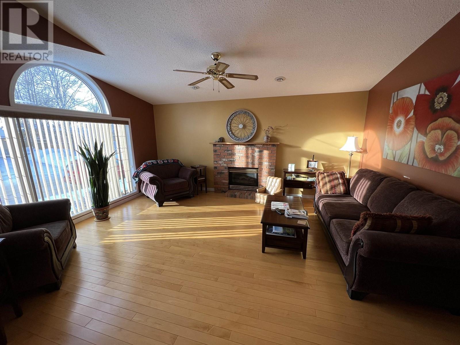 5504 CHURCHILL AVENUE, Fort Nelson