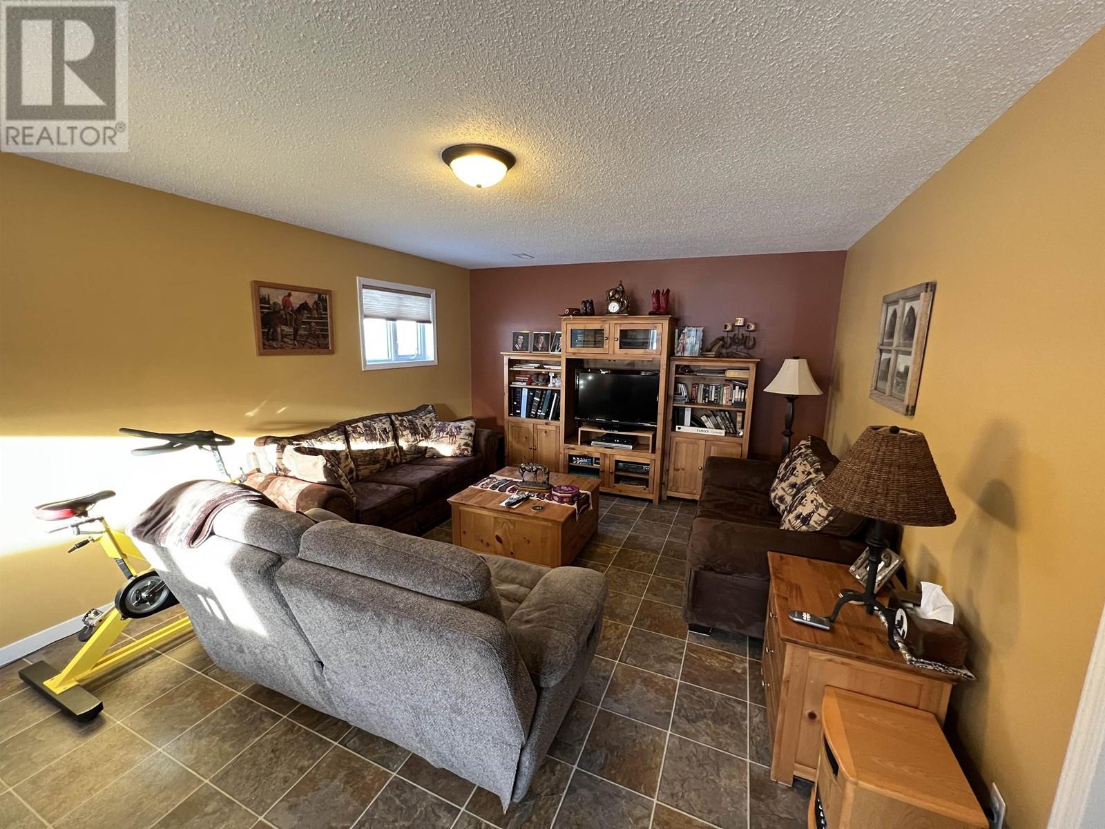 5504 CHURCHILL AVENUE, Fort Nelson