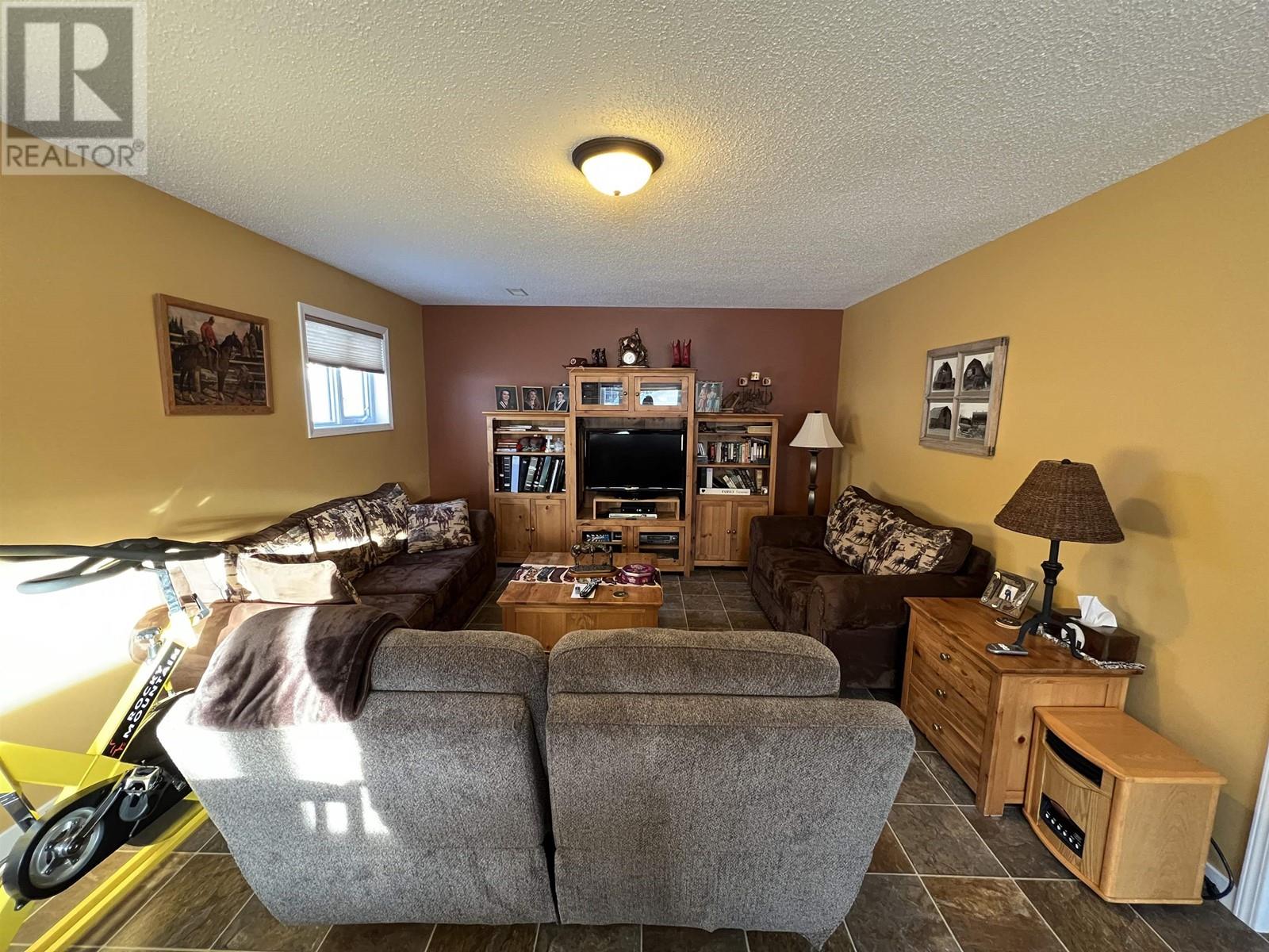 5504 CHURCHILL AVENUE, Fort Nelson