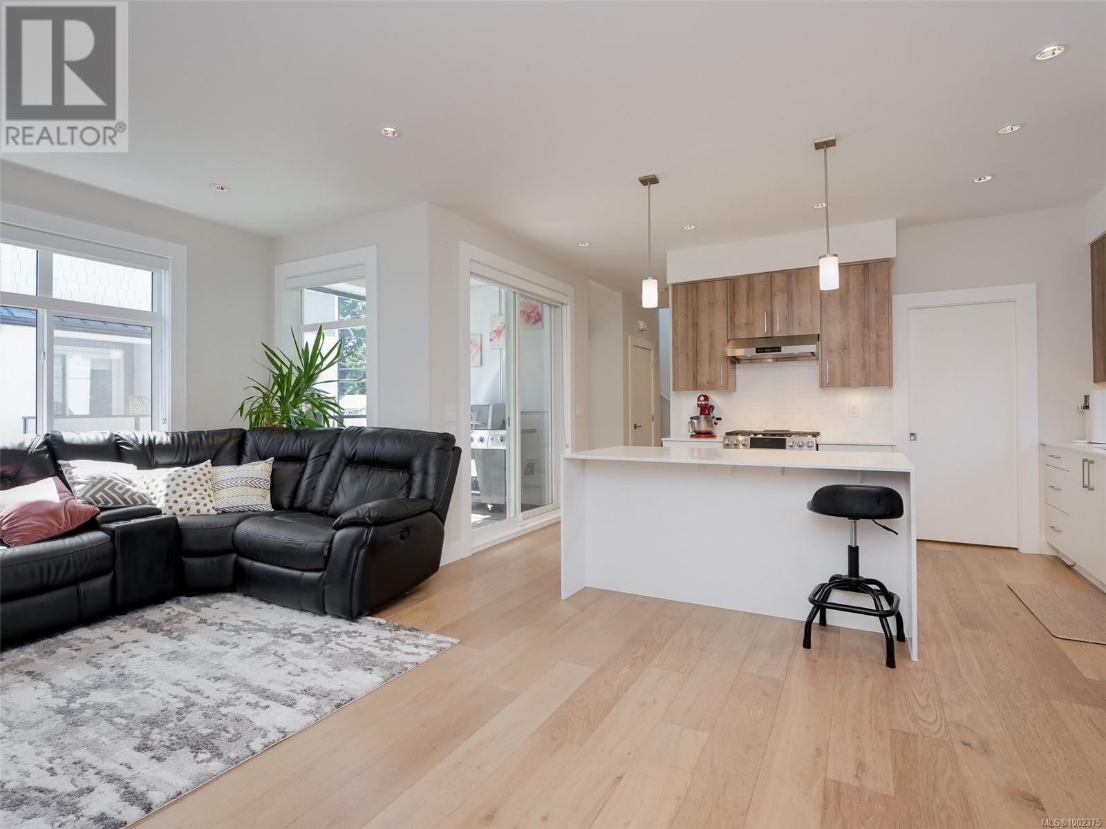 118 946 Jenkins Ave, Langford
