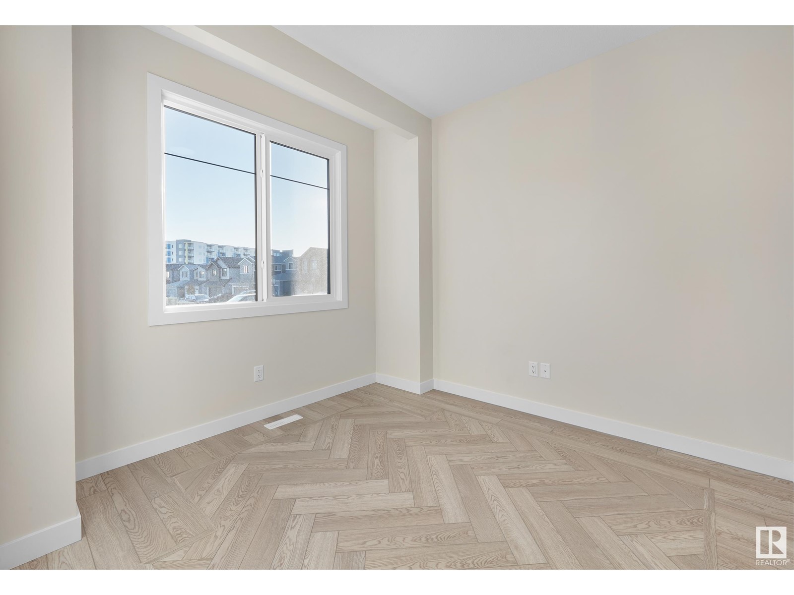 9379 221 ST NW, Edmonton