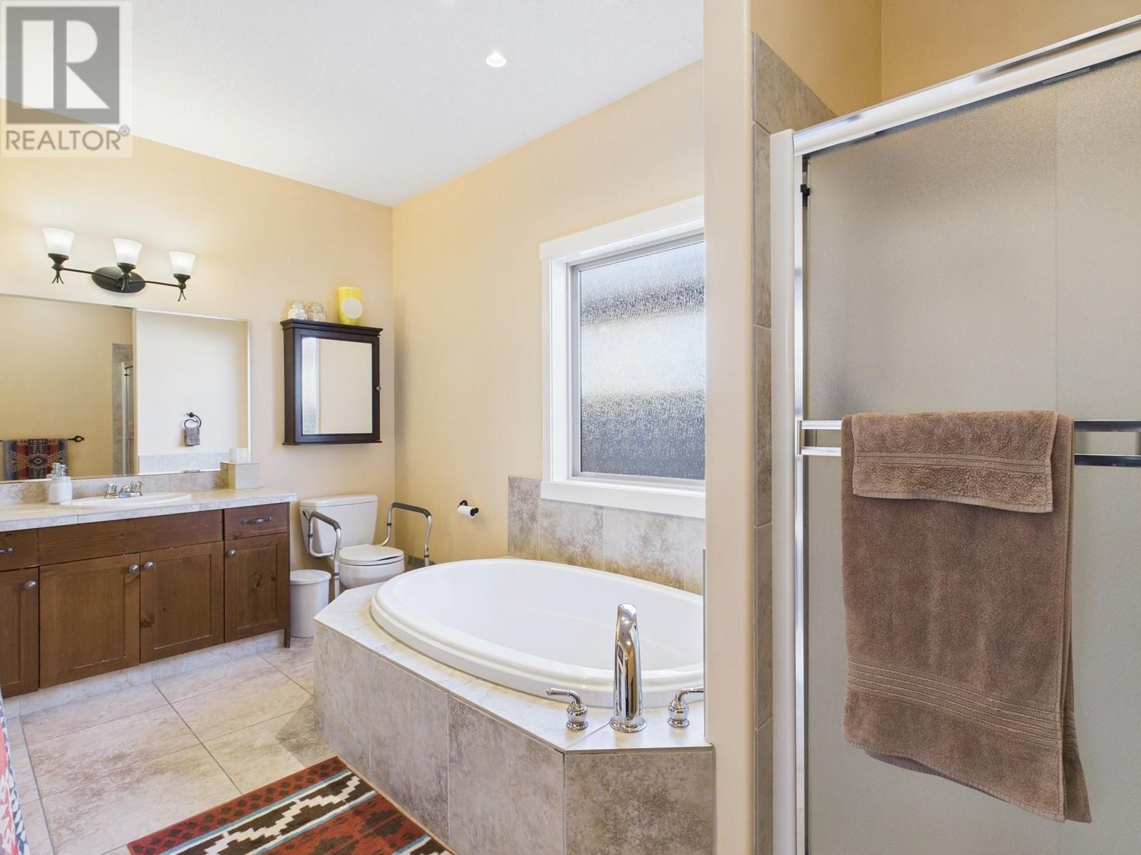 12 WILDFLOWER Court, Osoyoos