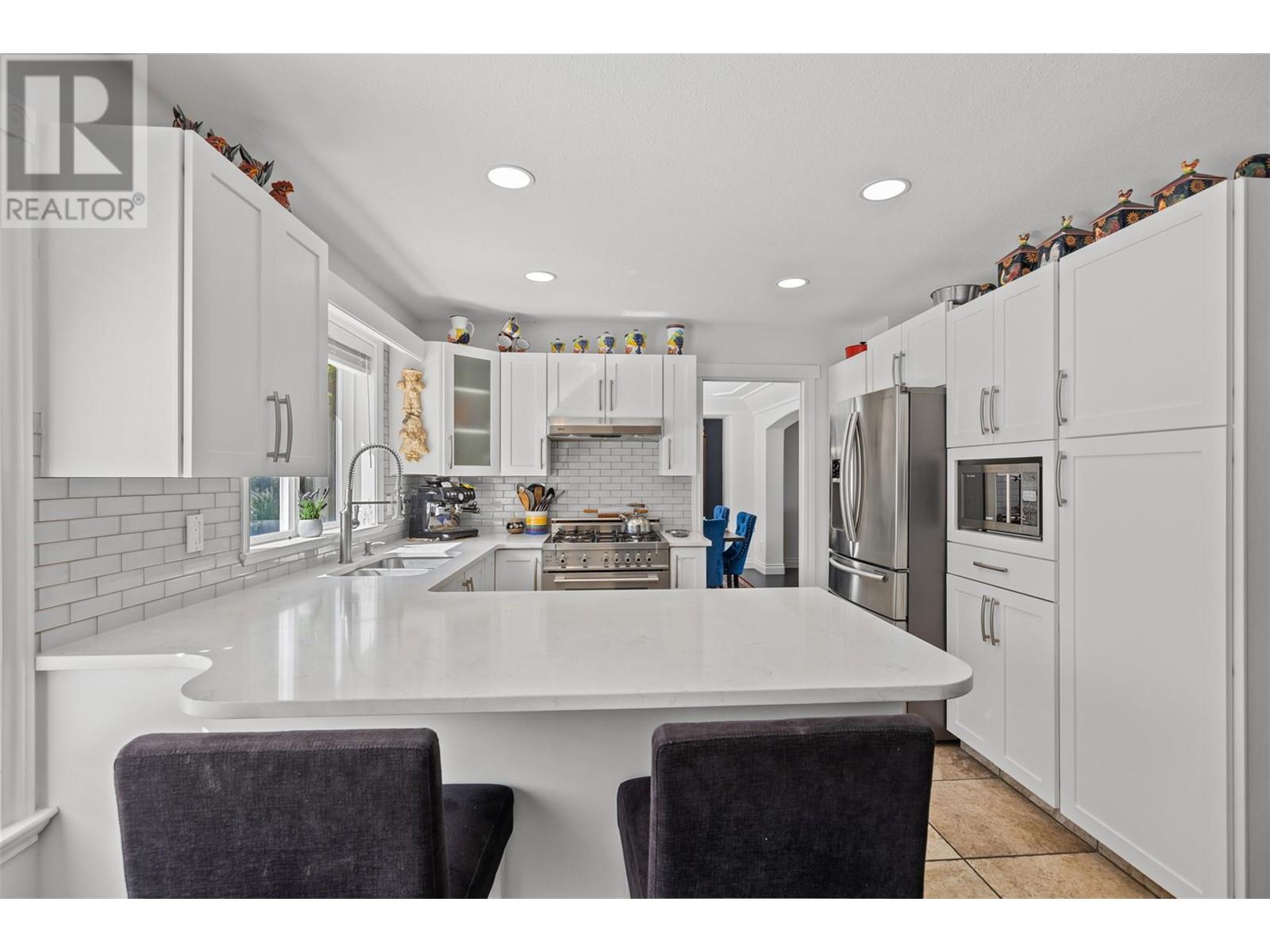  3016 Lakeview Cove Road, West Kelowna