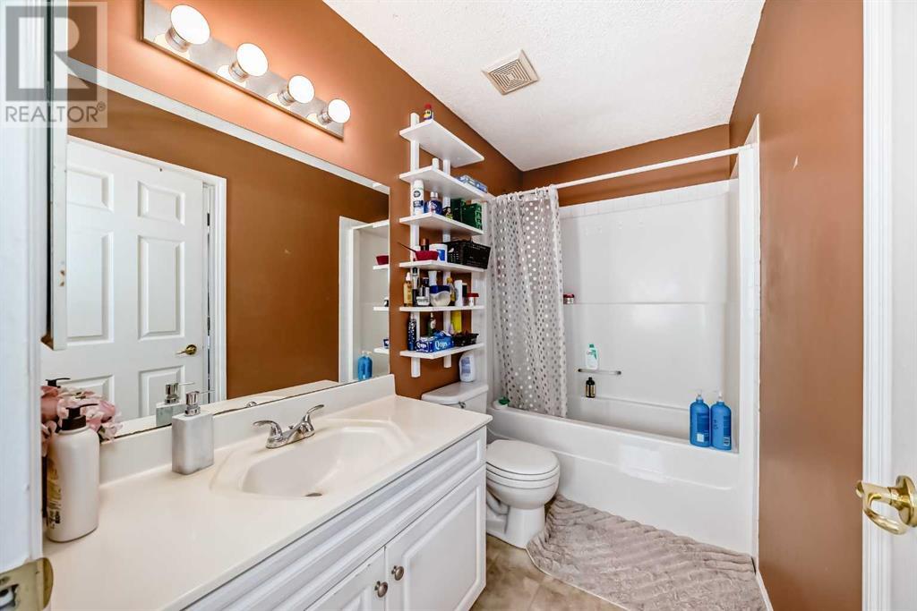Single Family House for Sale in  Tarington Landing NE Taradale Calgary 