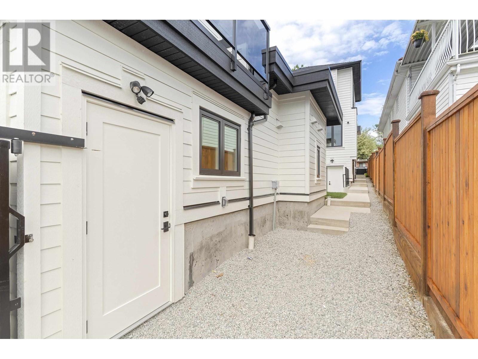Photo 17 of 2 4257 Beatrice Street, Vancouver BC