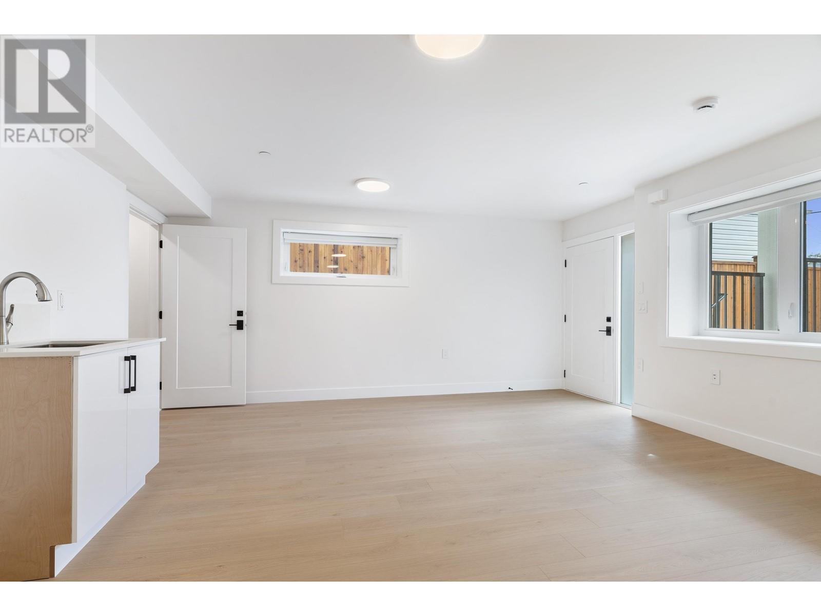 Photo 18 of 2 4257 Beatrice Street, Vancouver BC