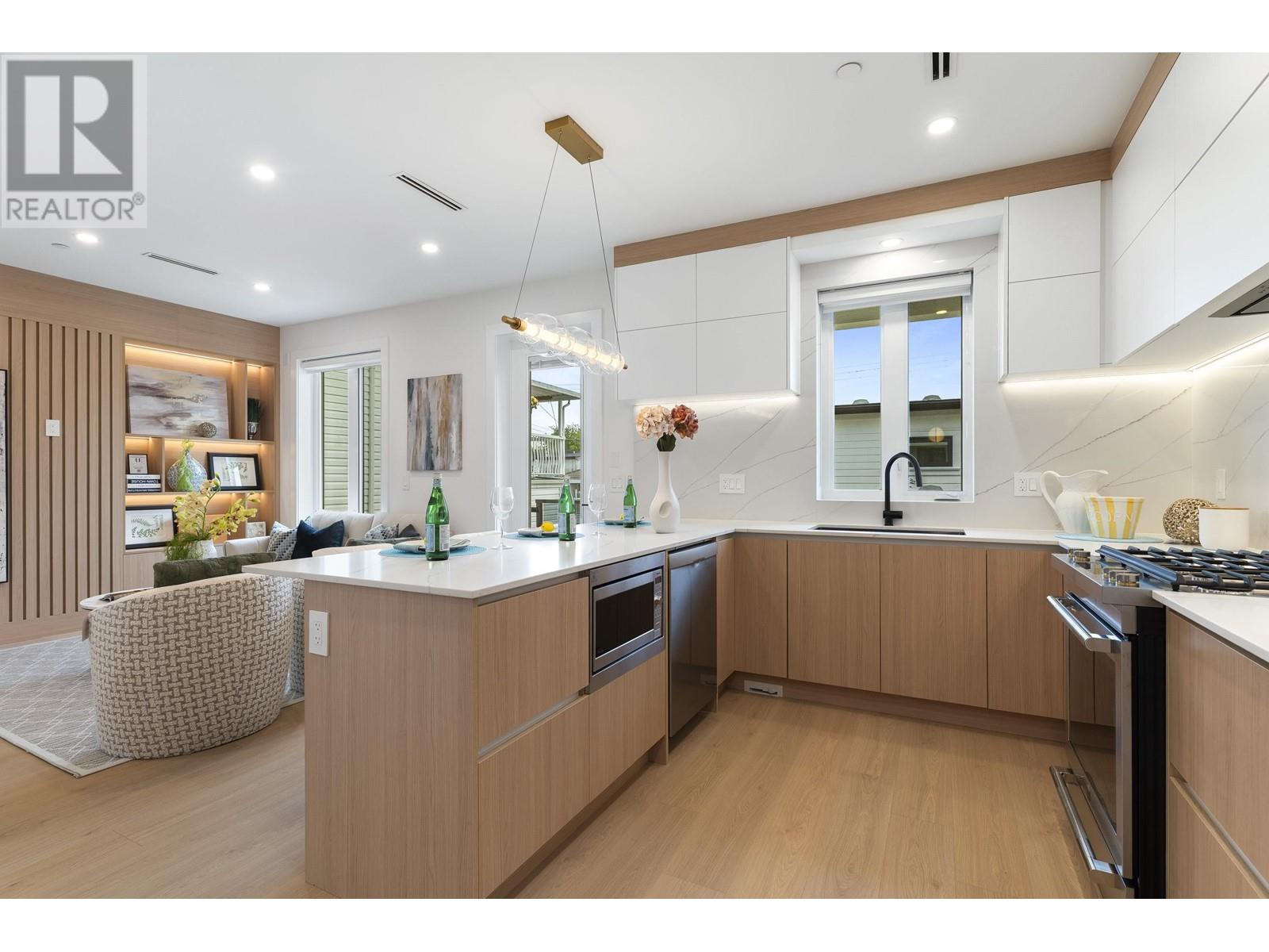 Photo 38 of 2 4257 Beatrice Street, Vancouver BC