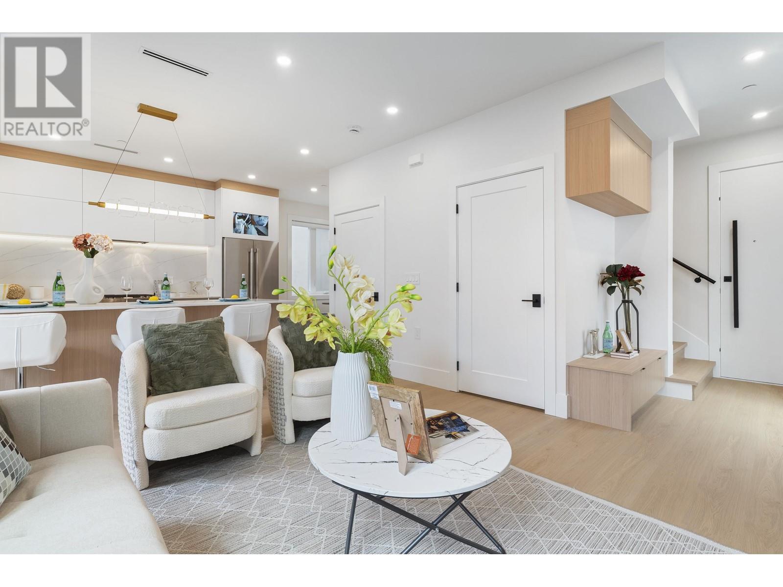 Photo 4 of 2 4257 Beatrice Street, Vancouver BC