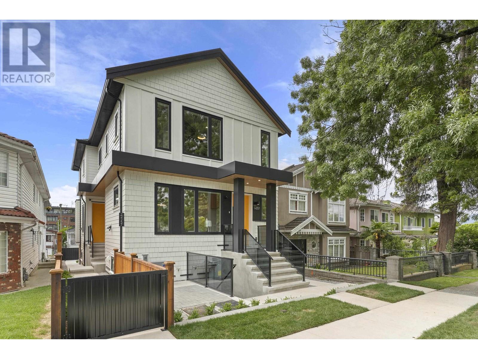 Photo 7 of 2 4257 Beatrice Street, Vancouver BC