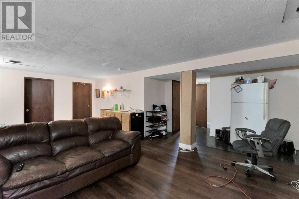 Single Family House Bungalow for Sale in  Dalrymple Crescent NW Dalhousie Calgary 