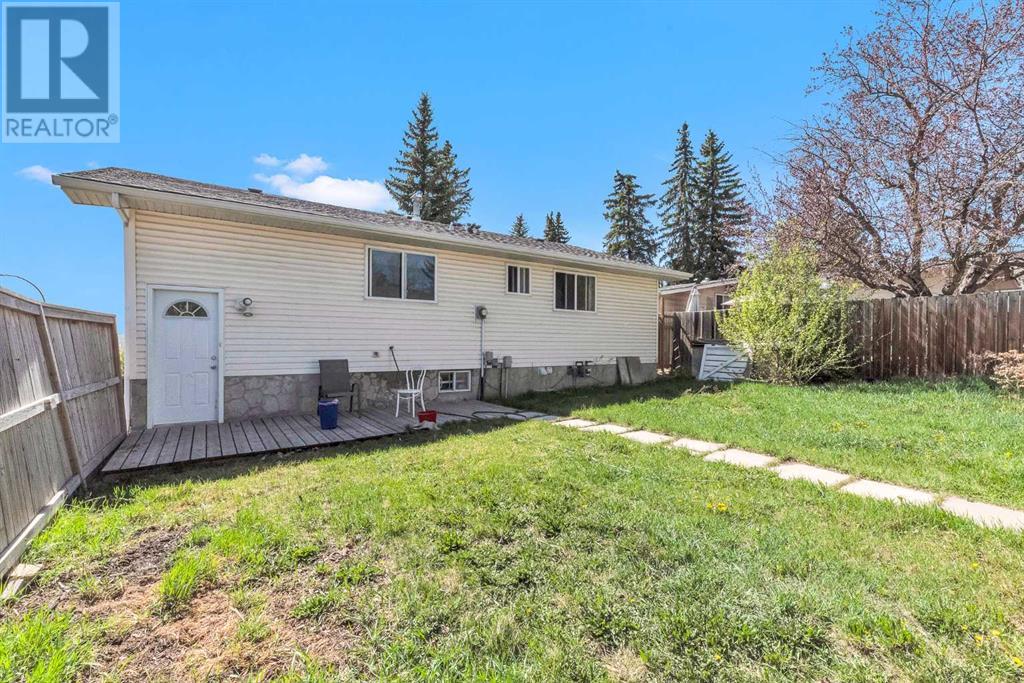 Single Family House Bungalow for Sale in  Dalrymple Crescent NW Dalhousie Calgary 
