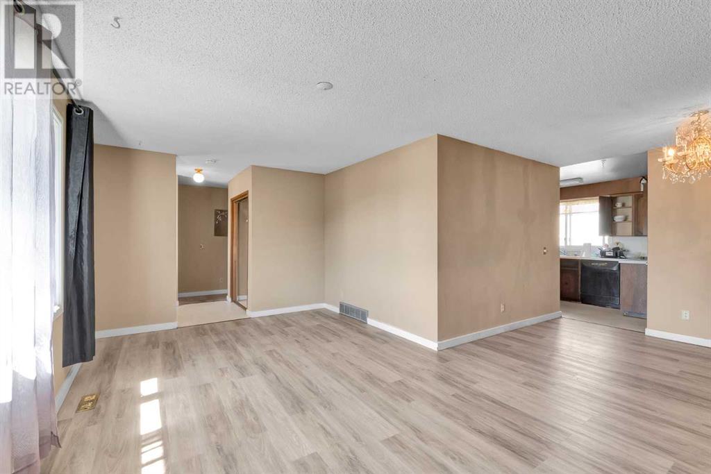 Single Family House Bungalow for Sale in  Dalrymple Crescent NW Dalhousie Calgary 
