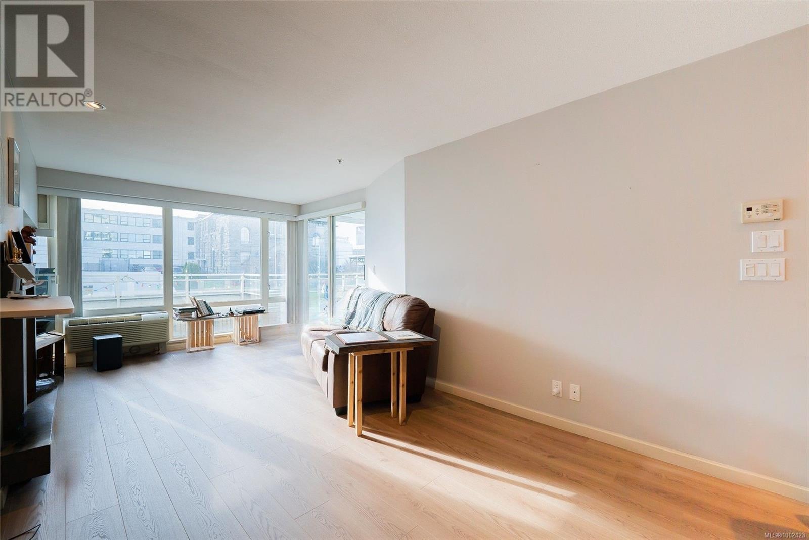 #208 38 FRONT ST - Image 38