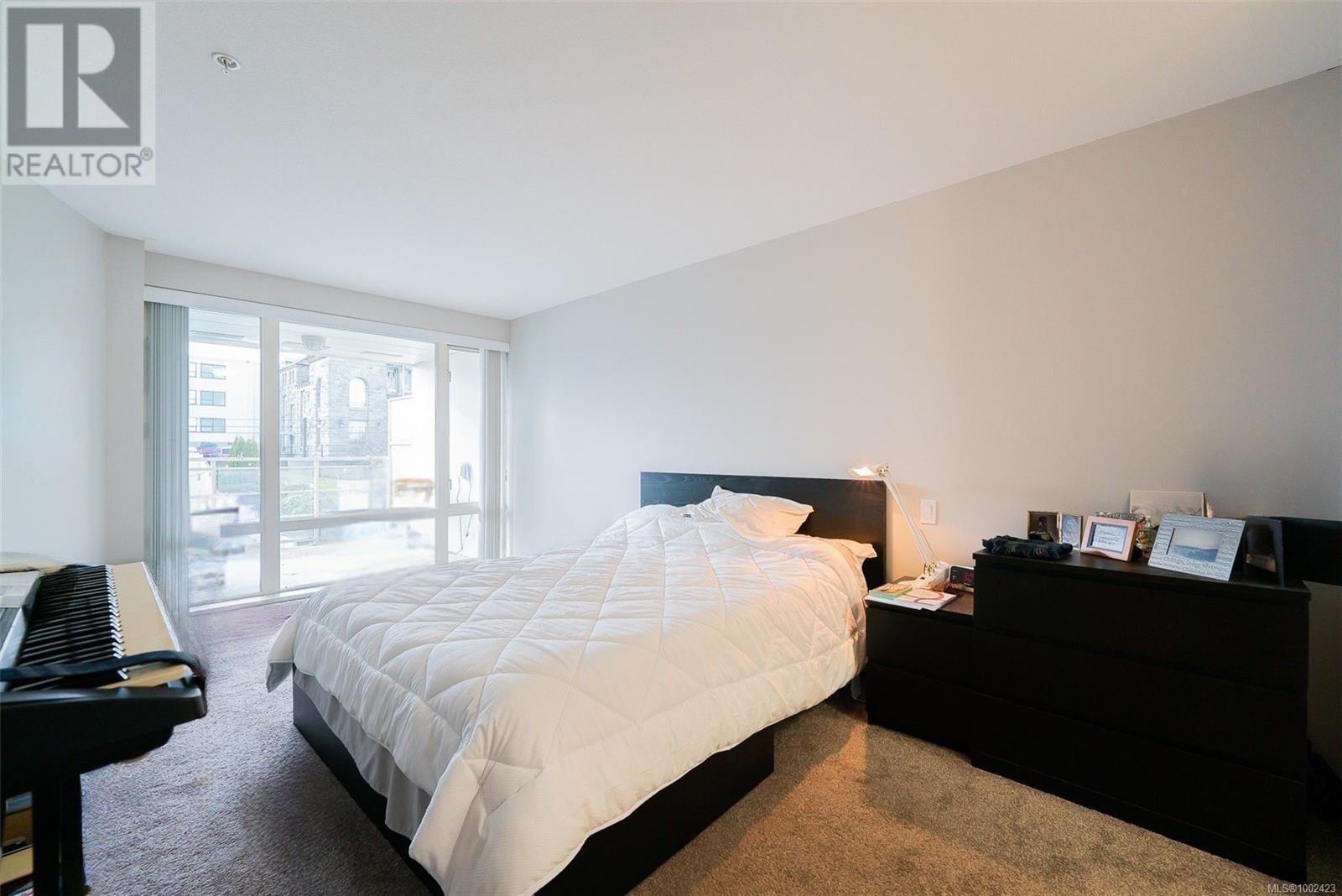 #208 38 FRONT ST - Image 39