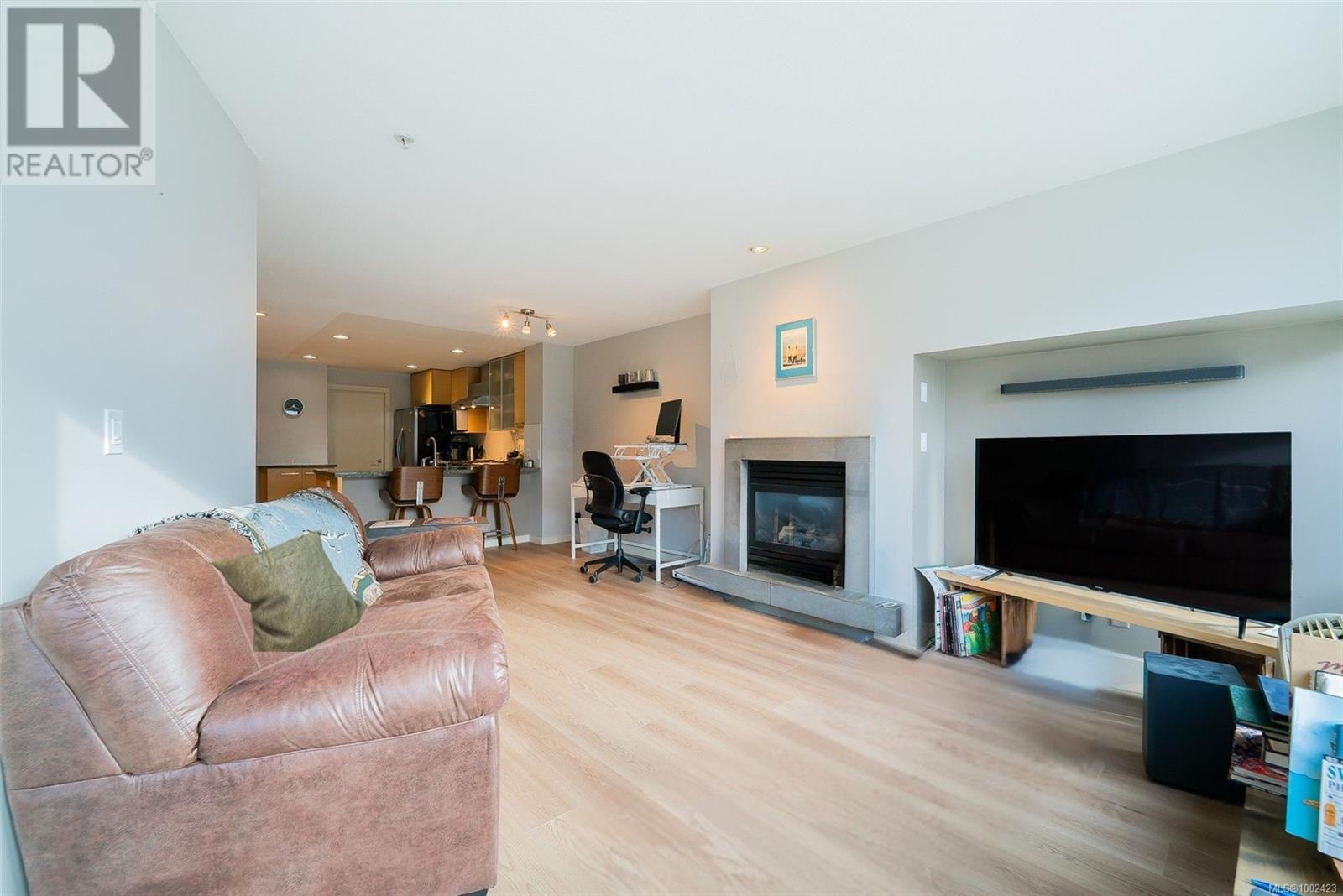 #208 38 FRONT ST - Image 15