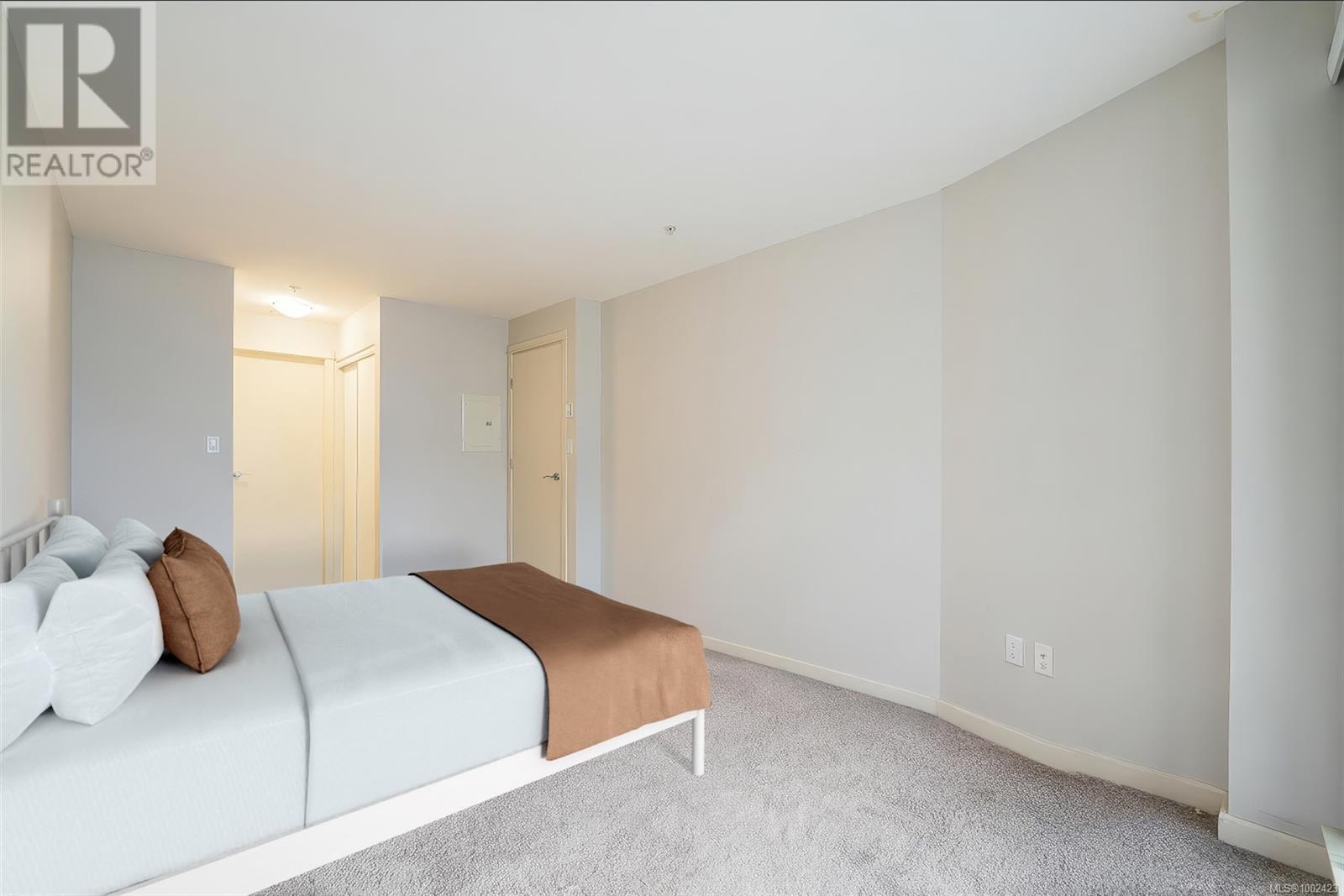 #208 38 FRONT ST - Image 10