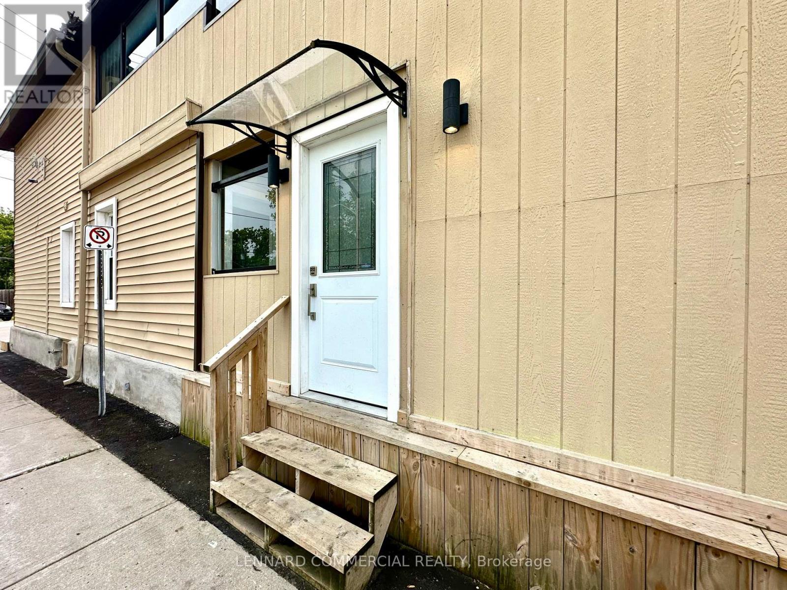 Entrance to unit 1 and 2