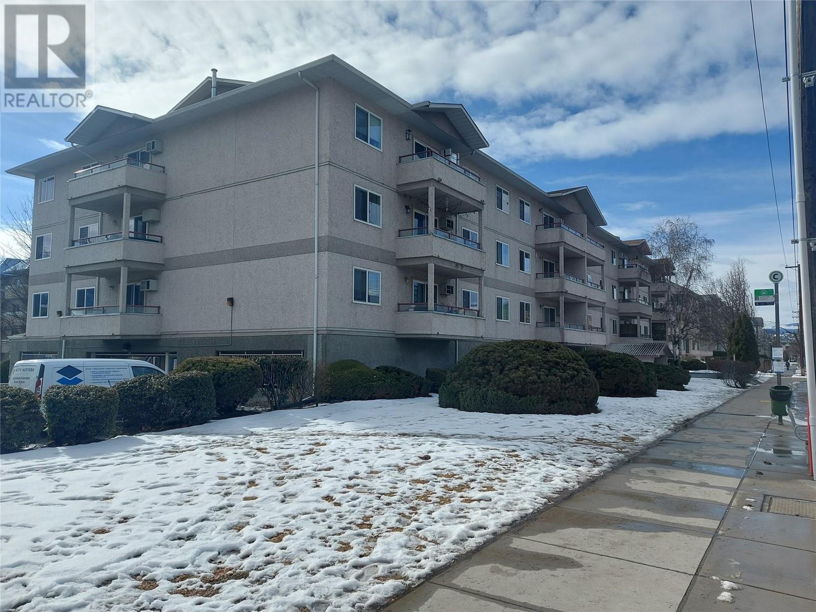 203 993 KLO Road, Kelowna