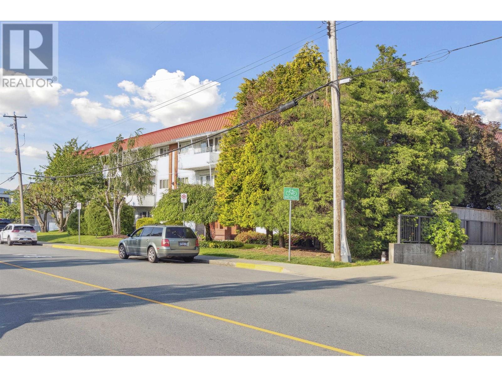 Photo 2 of 212 12096 222 Street, Maple Ridge BC