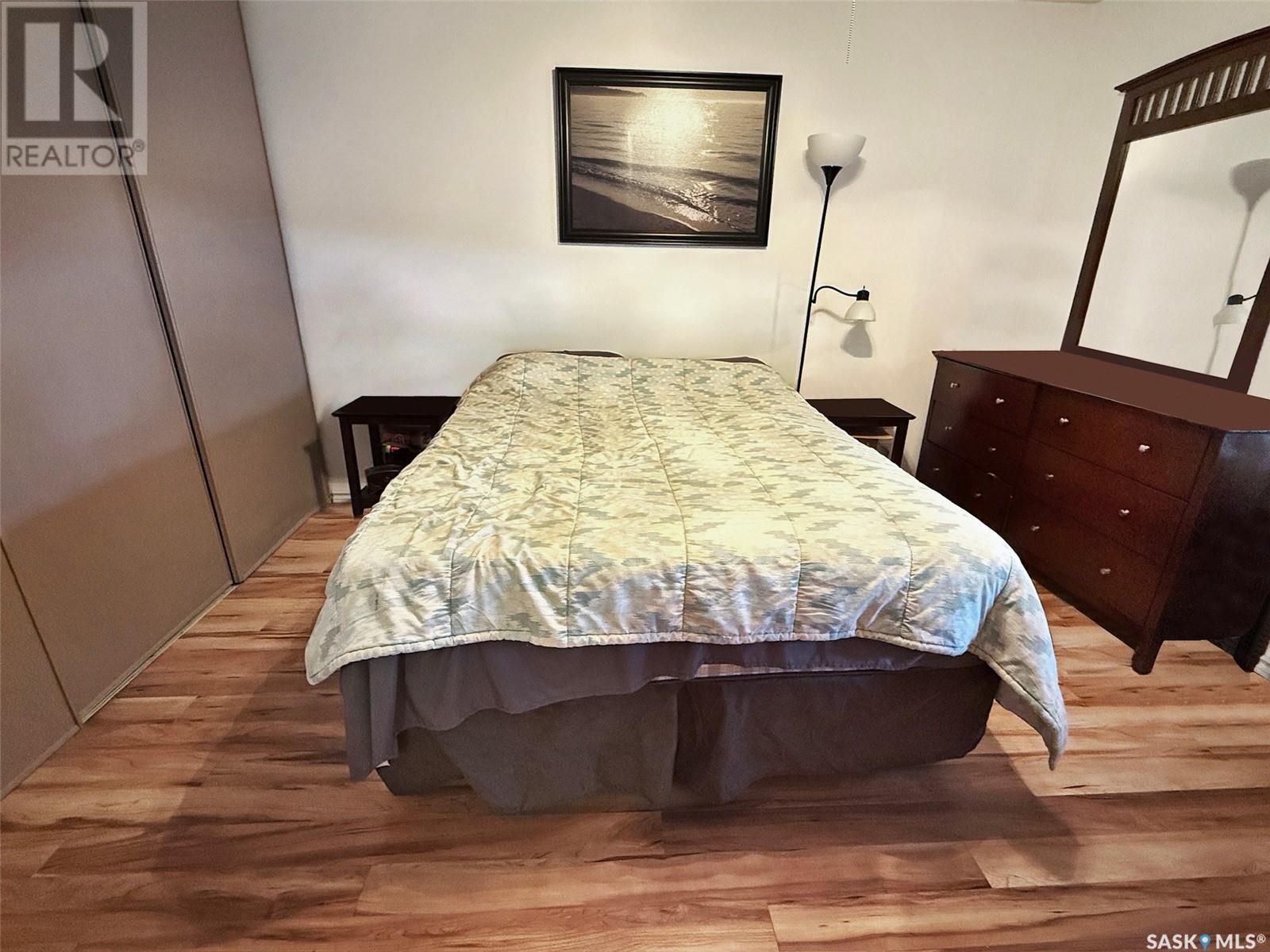 Single Family House 2 Level for Sale in  st AVENUE NW Swift Current 