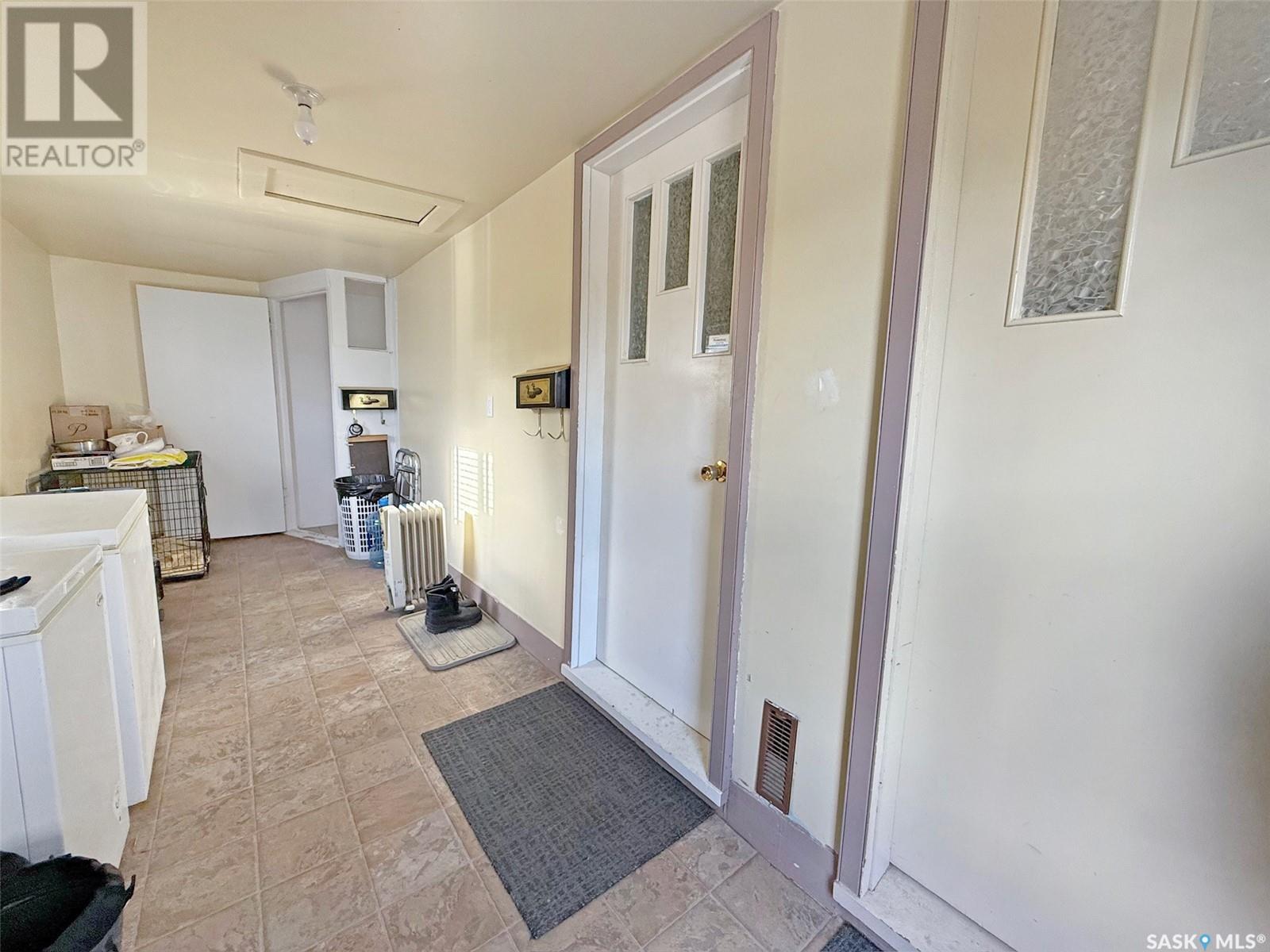 Single Family House 2 Level for Sale in  st AVENUE NW Swift Current 