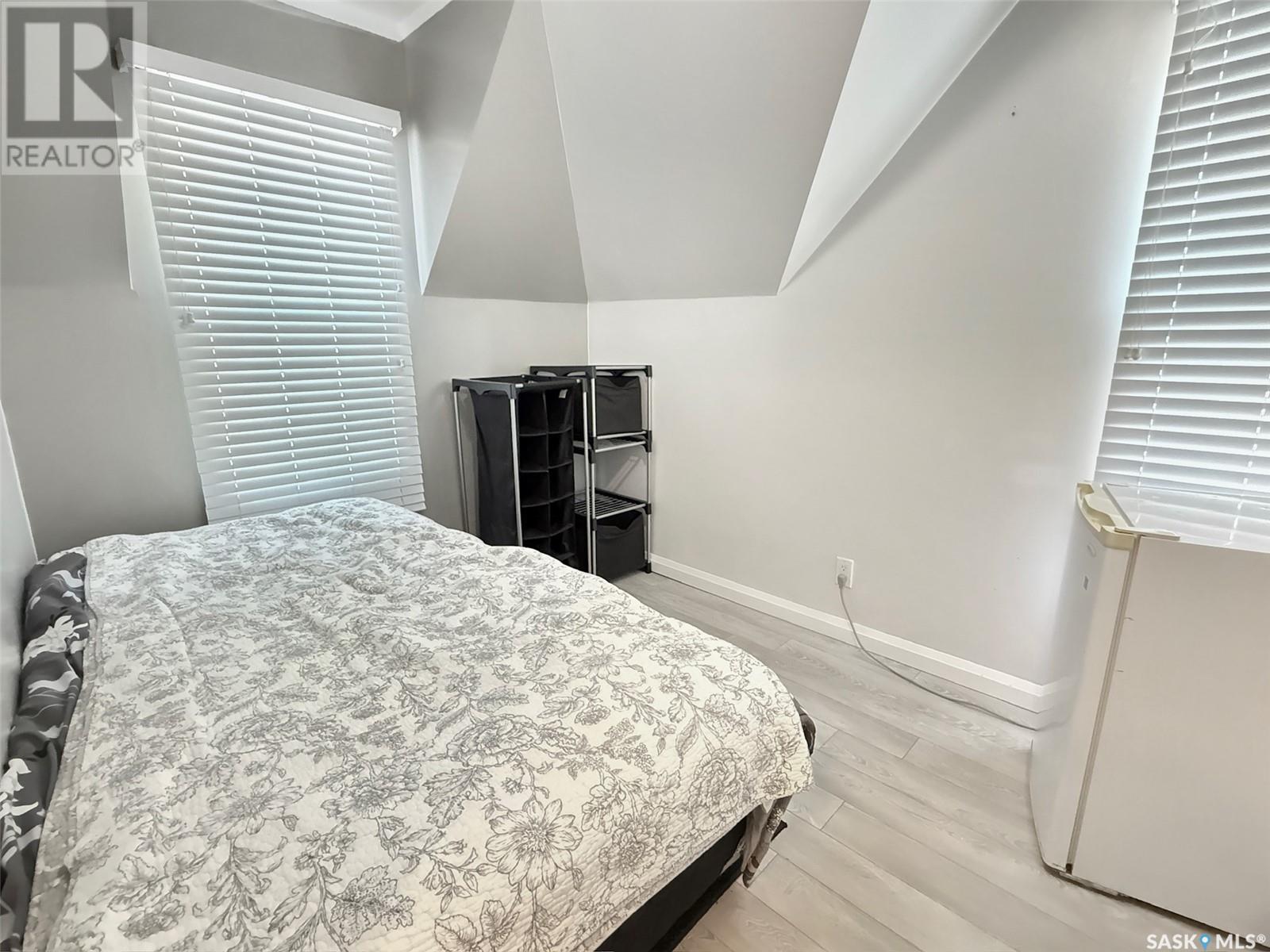 Single Family House 2 Level for Sale in  st AVENUE NW Swift Current 