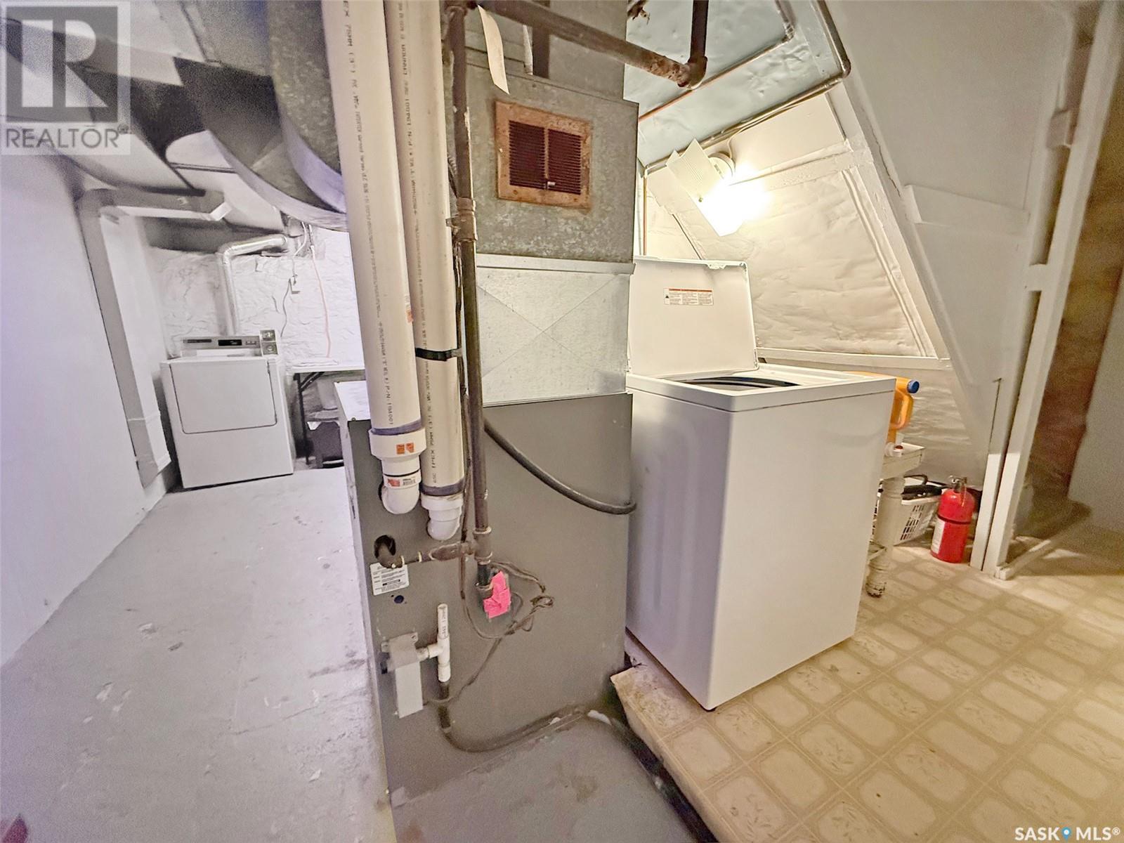 Single Family House 2 Level for Sale in  st AVENUE NW Swift Current 