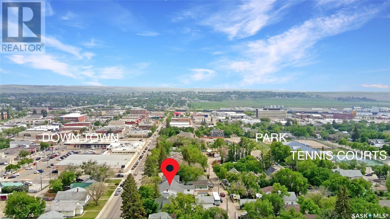 Single Family House 2 Level for Sale in  st AVENUE NW Swift Current 