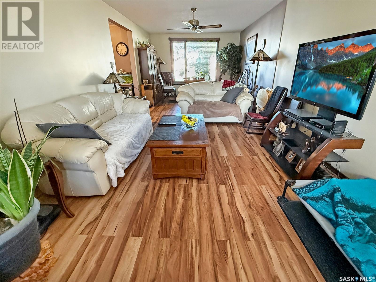 Single Family House 2 Level for Sale in  st AVENUE NW Swift Current 
