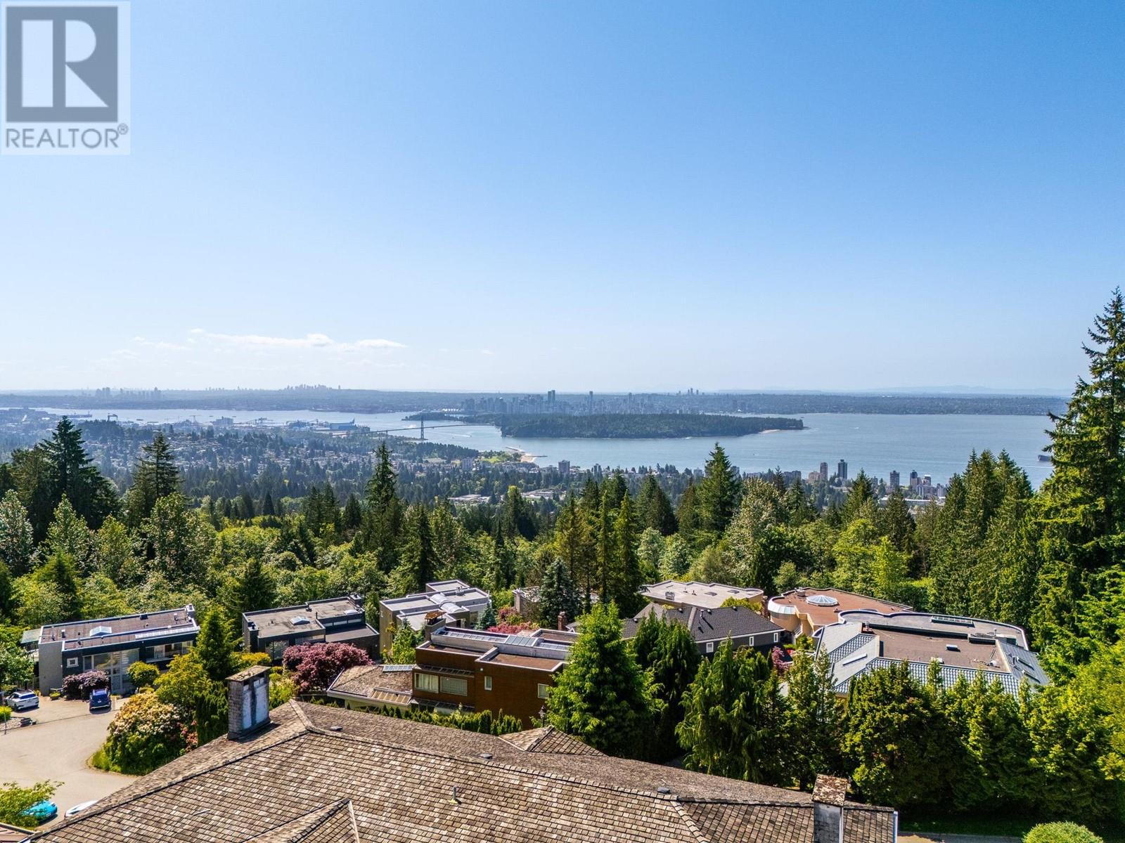 2585 WESTHILL WAY, West Vancouver