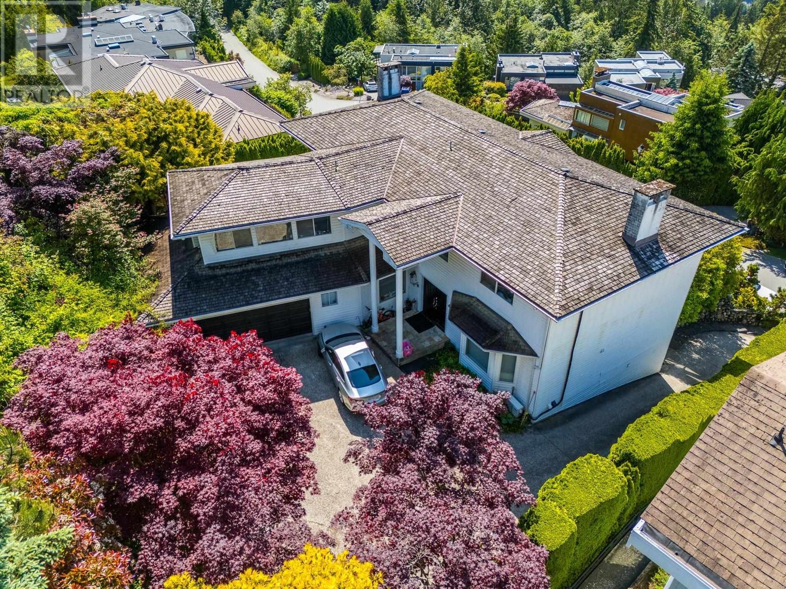2585 WESTHILL WAY, West Vancouver