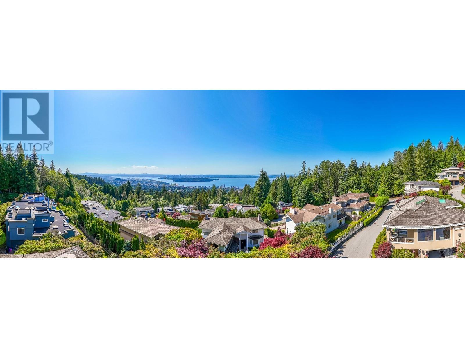 2585 WESTHILL WAY, West Vancouver