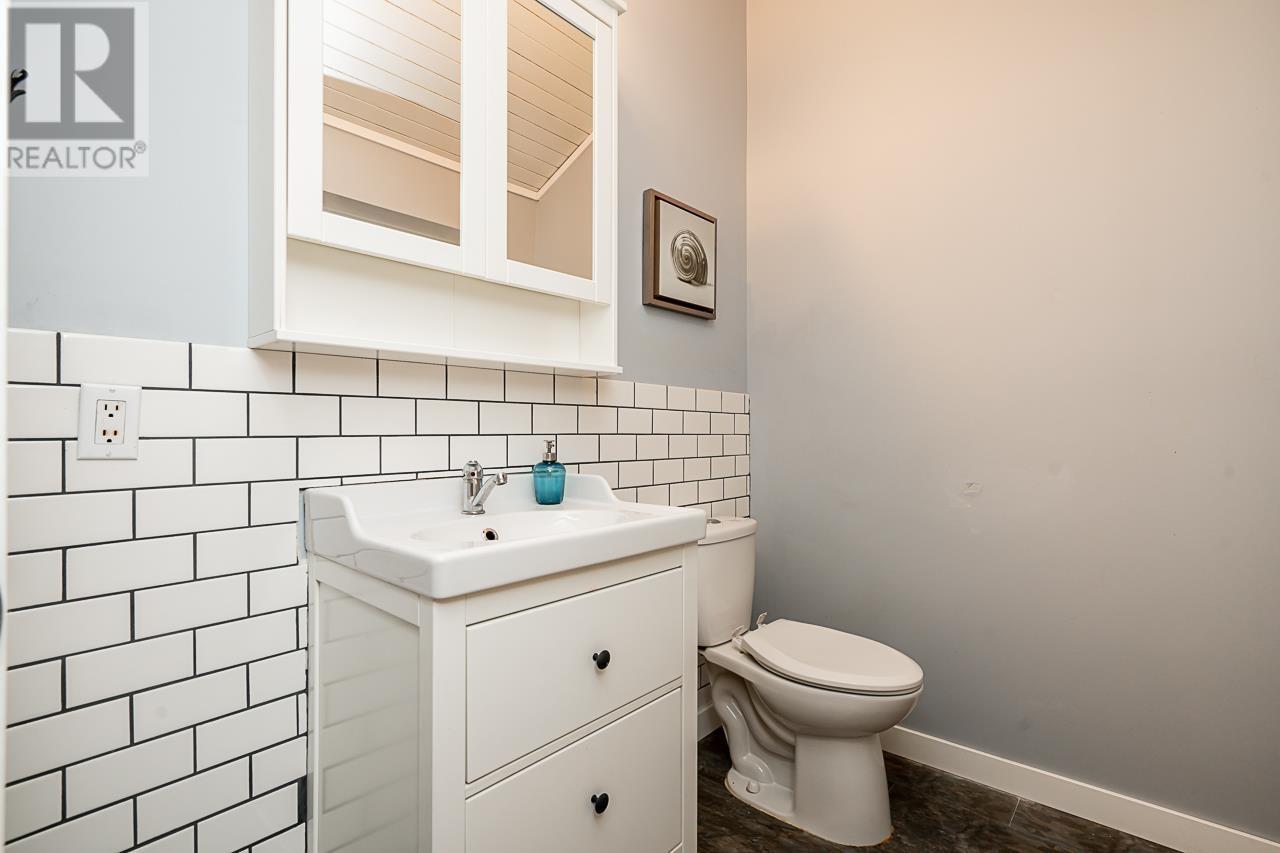 25745 LOUGHEED HIGHWAY, Maple Ridge real estate listing R3011444