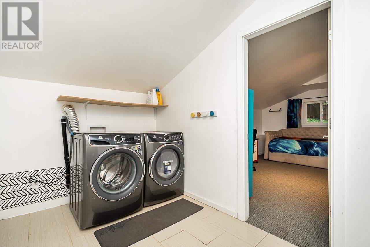 25745 LOUGHEED HIGHWAY, Maple Ridge real estate listing R3011444