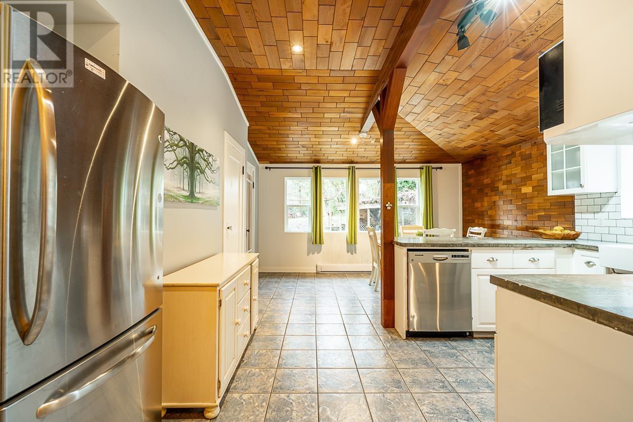 25745 LOUGHEED HIGHWAY, Maple Ridge real estate listing R3011444