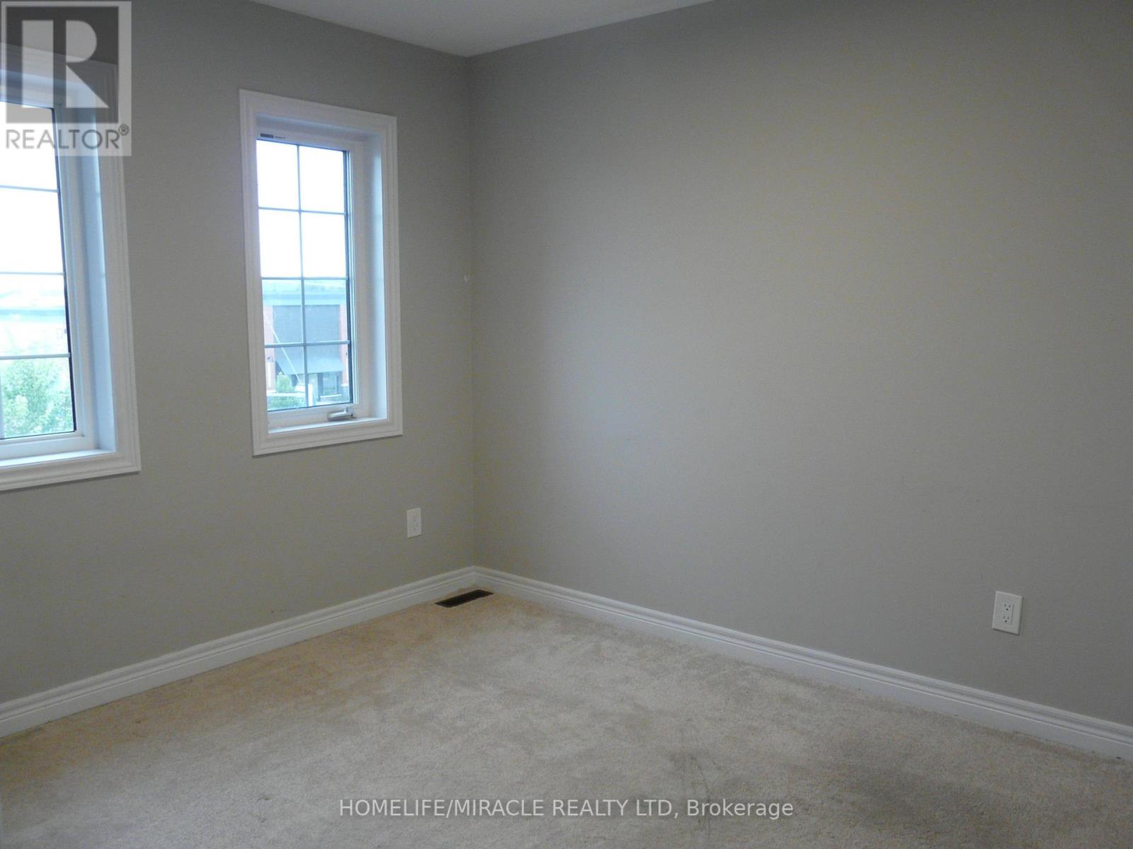 Photo 11 of 66 Clifford Crescent, New Tecumseth ON