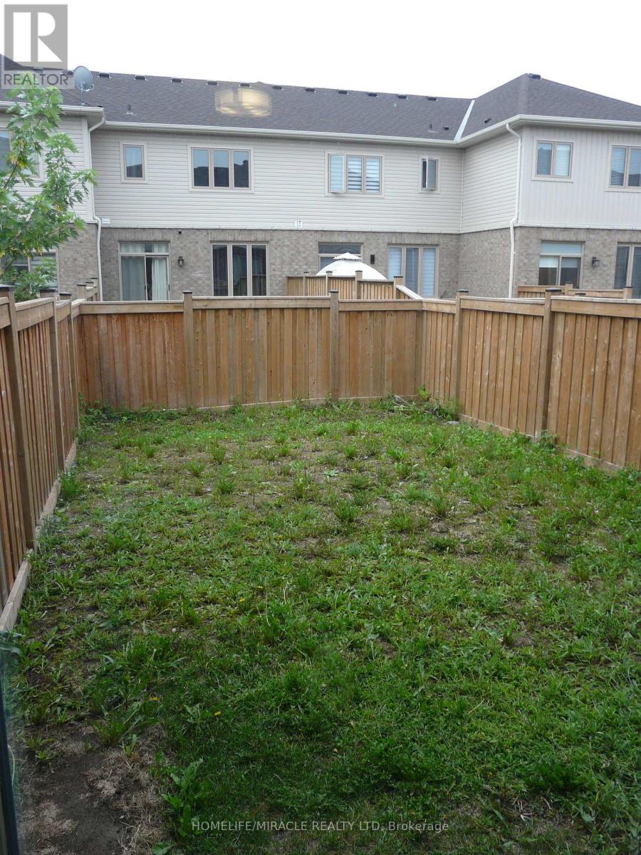 Photo 15 of 66 Clifford Crescent, New Tecumseth ON