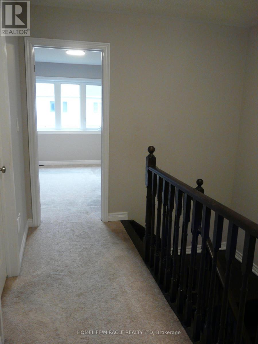 Photo 8 of 66 Clifford Crescent, New Tecumseth ON