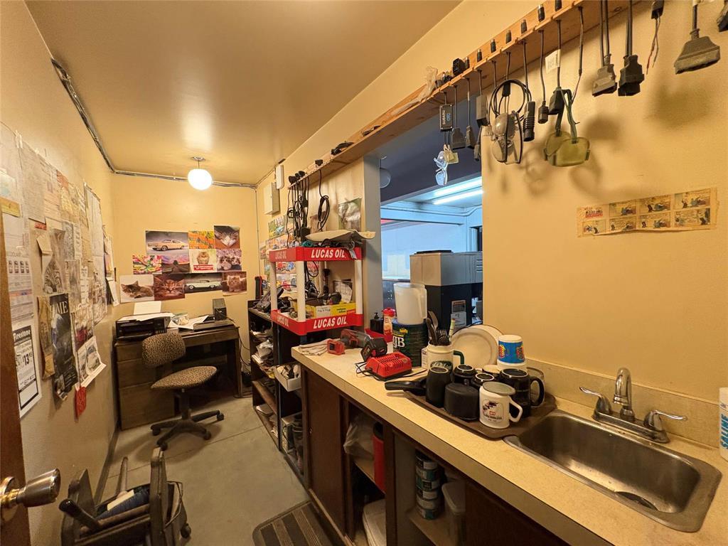 Photo 11 of 751 Park Avenue, Beausejour MB