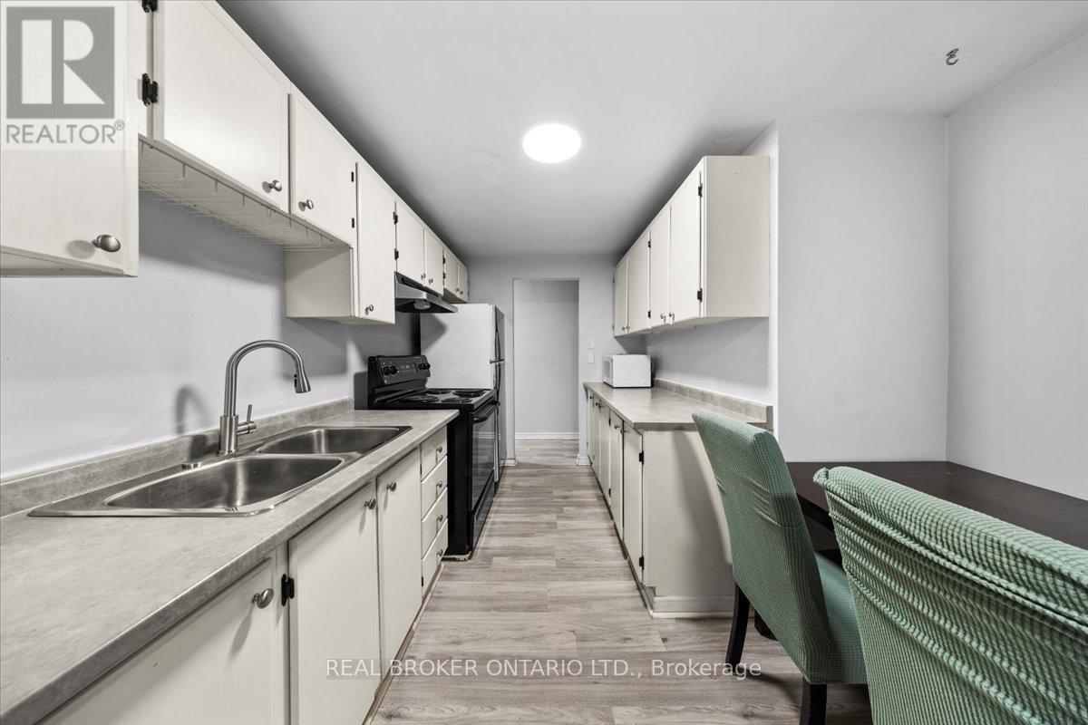 Photo 12 of 161 Guigues Avenue, Ottawa ON
