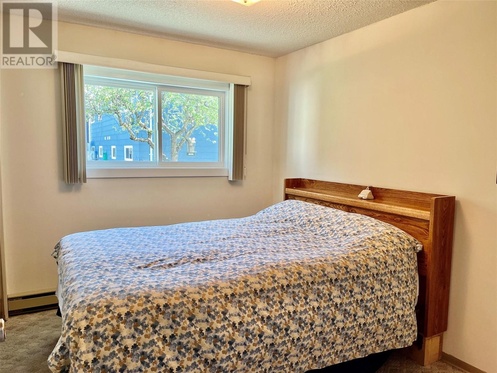  441 Oak Avenue, Sicamous